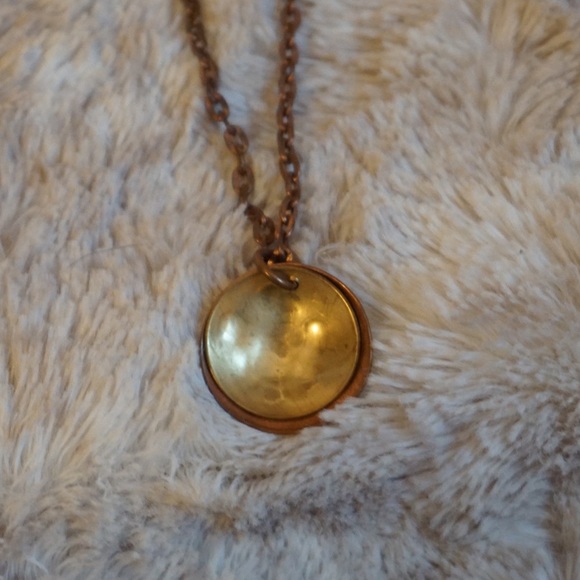 Antique looking two toned necklace - Picture 4 of 5